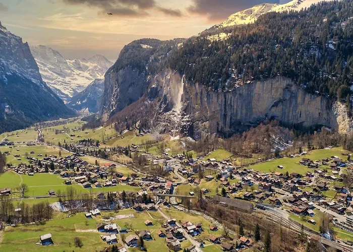 Postcard View-romantic Retreat-outdoor Dining * Lauterbrunnen