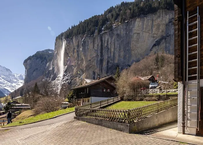 Apartament Postcard View-romantic Retreat-outdoor Dining Lauterbrunnen