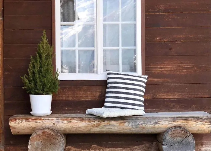 Postcard View-romantic Retreat-outdoor Dining * Lauterbrunnen